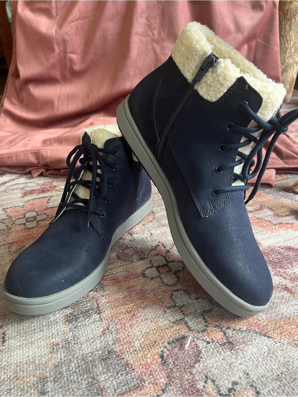 Clarks Cloudsteppers Navy Faux Shearling Lined Ankle Boots Wide Width 9W NIB